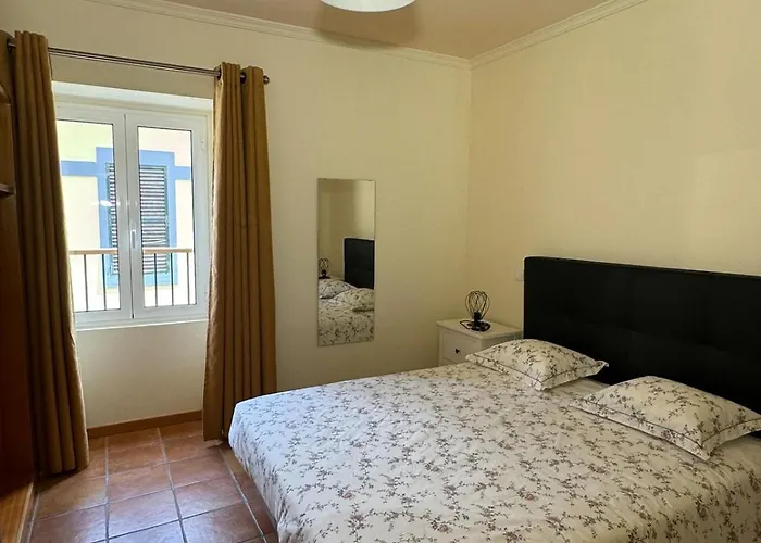 Old Zone - 1º B Apartment Bicas